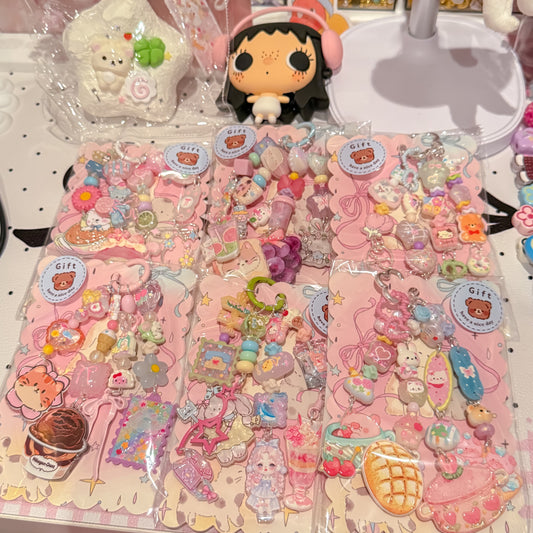 Mixed keychain 🫶🏻 - Betty’s special deal